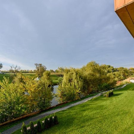 Il Lago - Turquoise - Cozy Luxurious Smart Home By The Lake Voluntari Luaran gambar