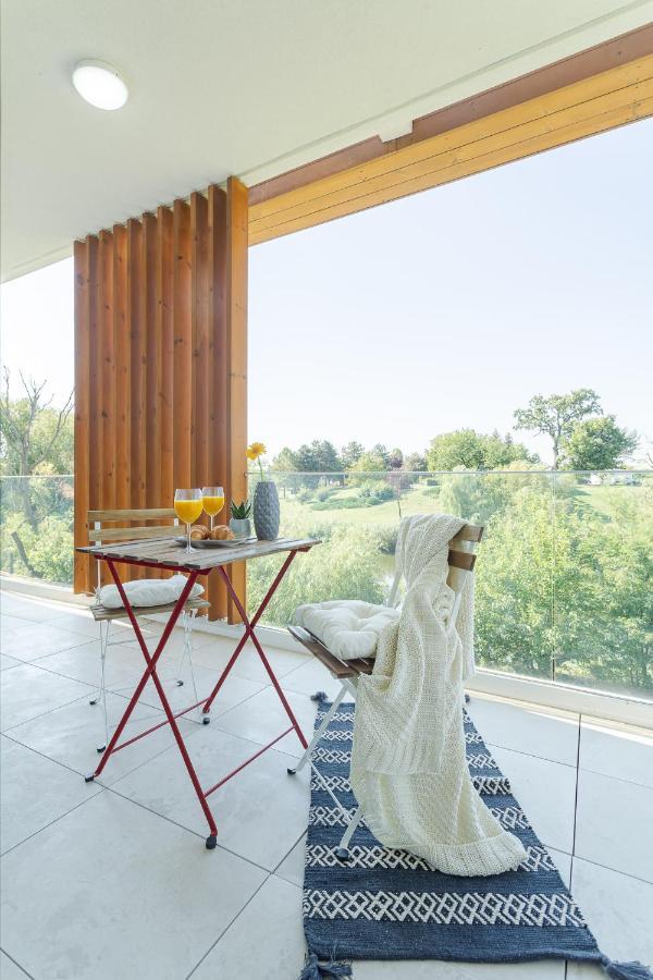 Il Lago - Turquoise - Cozy Luxurious Smart Home By The Lake Voluntari Luaran gambar