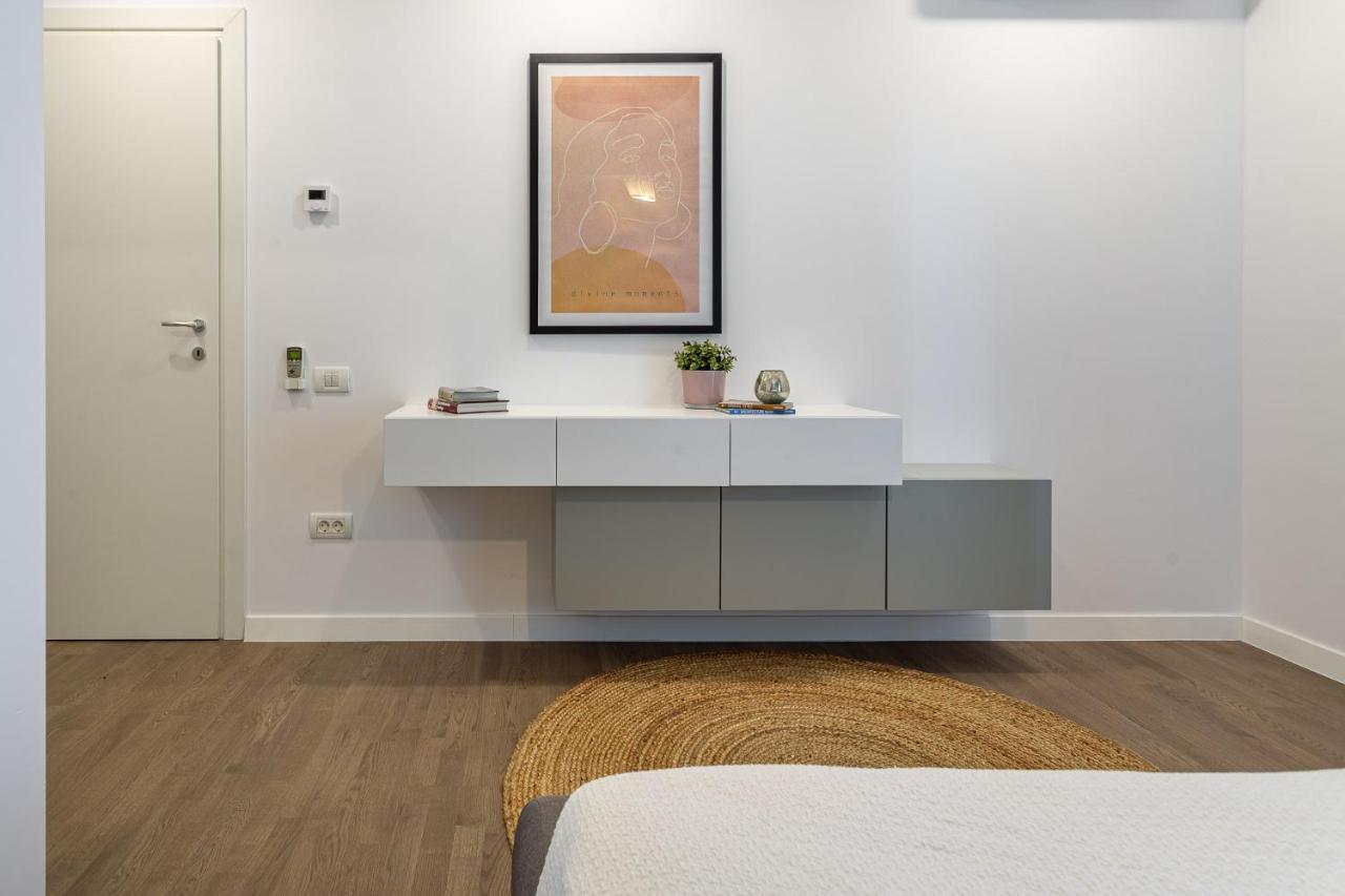 Il Lago - Turquoise - Cozy Luxurious Smart Home By The Lake Voluntari Luaran gambar