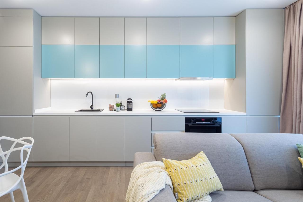 Il Lago - Turquoise - Cozy Luxurious Smart Home By The Lake Voluntari Luaran gambar