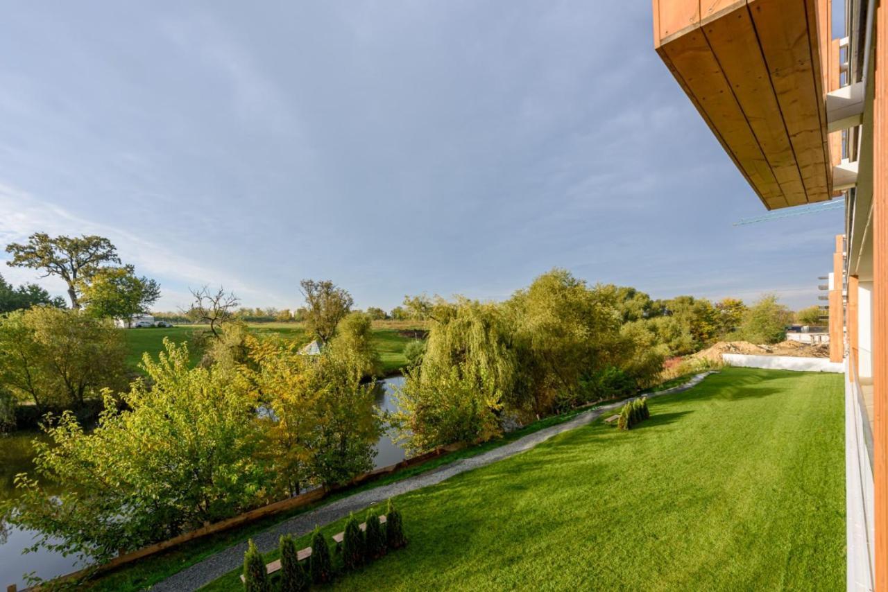 Il Lago - Turquoise - Cozy Luxurious Smart Home By The Lake Voluntari Luaran gambar