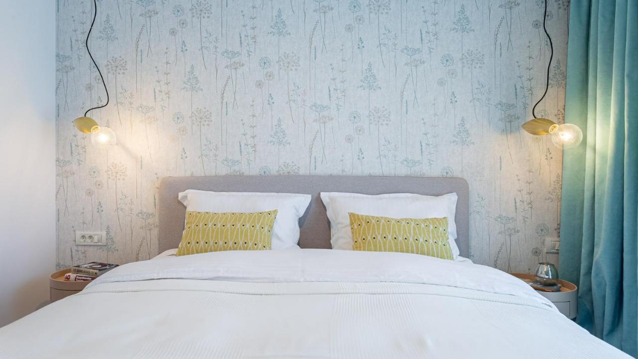 Il Lago - Turquoise - Cozy Luxurious Smart Home By The Lake Voluntari Luaran gambar